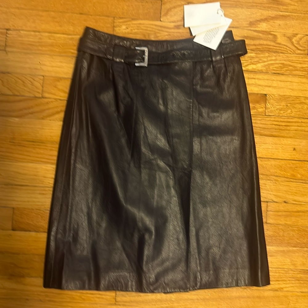 Nicole Farhi luxury leather Skirt